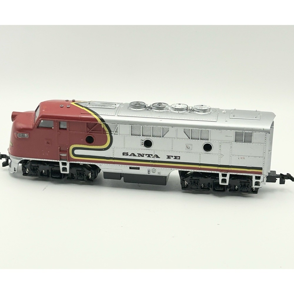 Model Power HO Scale Santa Fe Diesel Locomotive Engine Untested Read: SEE PHOTOS - Picture 9 of 12